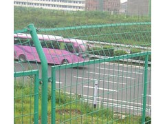 全國銷售公路隔離柵-- 安平縣許捷絲網(wǎng)廠銷售部