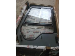玉柴YC230LC-8挖掘機(jī)駕駛室邊門-- 武漢邁通挖掘機(jī)配件有限公司
