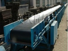 新鄉(xiāng)TD75型通用固定帶式輸送機廠找英大機械-- 河南省英大機械制造有限公司