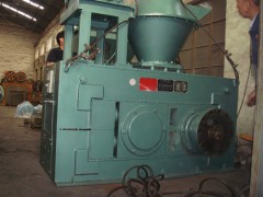 哪里的干粉壓球機價格便宜？-- 鄭州市中州壓球機機械廠
