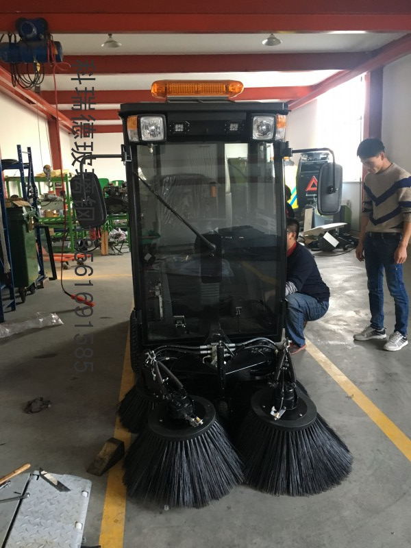 青島玻璃鋼掃地機外殼規格尺寸可定制-- 青島科瑞德玻璃鋼有限公司