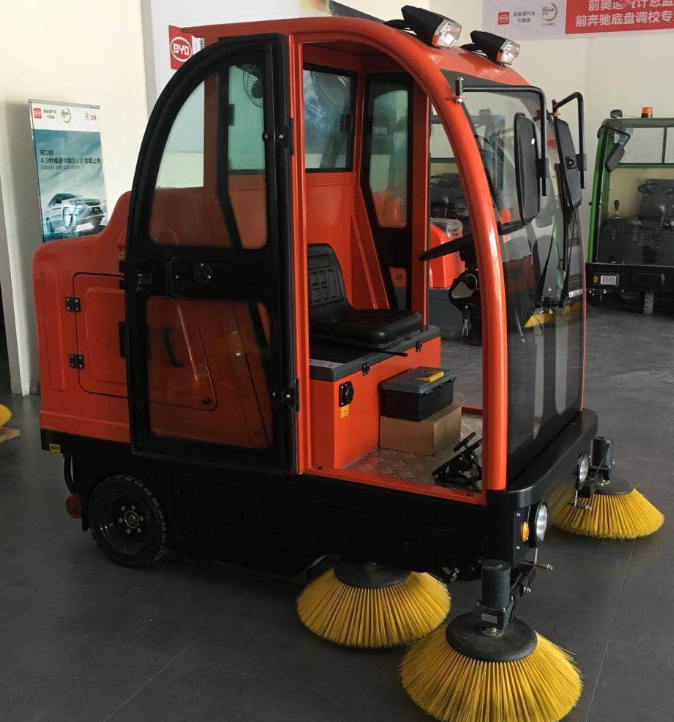 工業用全封閉電動座駕掃地車2000型垃圾灰塵物業小區清掃車-- 山東豪沃工程機械有限公司