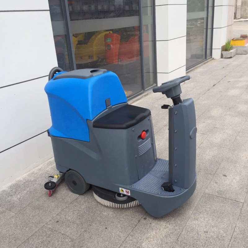 工業(yè)用電動座駕洗地機750型環(huán)氧地坪地下車庫車間清洗車-- 山東豪沃工程機械有限公司