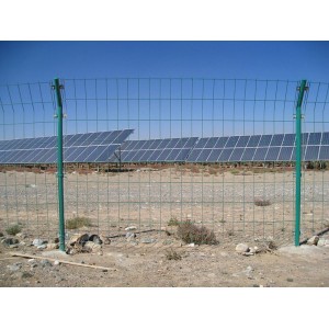 光伏區(qū)管理圍欄 太陽(yáng)能光伏發(fā)電站基