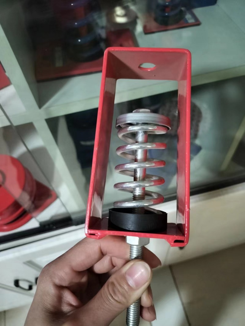XHS型吊式彈簧減震器吊裝設(shè)備阻尼減振器-- 泊頭鵬彥彈簧制造有限公司