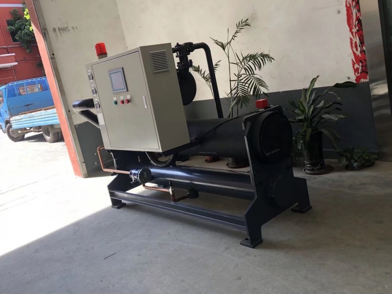 川惠牌標(biāo)準(zhǔn)型水冷螺桿式冷水機(jī)組配置-- 深圳川惠機(jī)械設(shè)備有限公司
