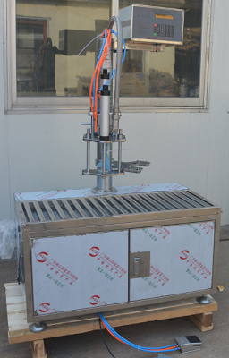 1.8L-20L桶食用油灌裝機YDGZ-A-- 煙臺宏健測控設備有限公司
